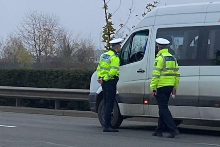 Transportul public de marfă și de persoane, luat la puricat de polițiști în județul Brașov: Au fost aplicate 66 de sancțiuni contravenționale în valoare totală de peste 40.000 de lei