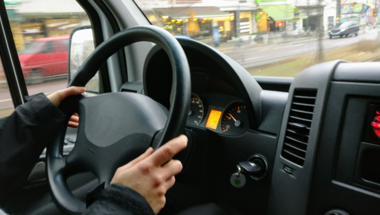 Ridesharing-ul luat la verificat de autorități care bănuiesc o evaziune fiscală masivă, cu prejudiciu de peste 24 milioane de lei