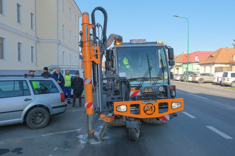 De la curățarea manuală a 35 de guri de scurgere pe săptămână, la 35 pe zi, cu noul utilaj achiziționat de Compania Apa