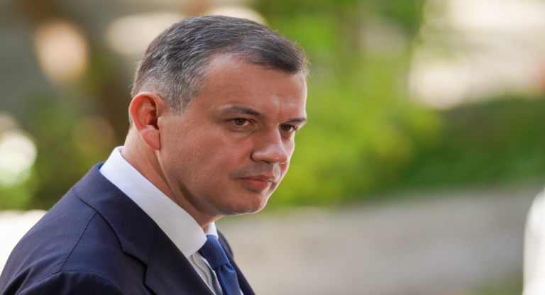 Nicușor Dan și gesturile disperate în politica românească
