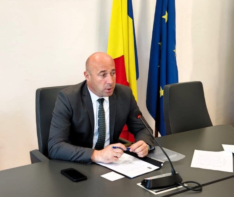 Prefectul Brașovului a constituit Comisia de inventariere a arborilor periculoși de pe lângă drumurile naționale