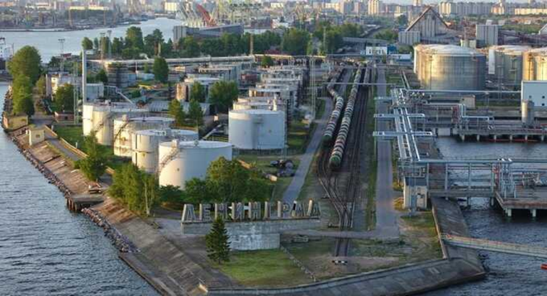 Atac drone Ucraina Sankt Petersburg: Flăcări și Fum imens