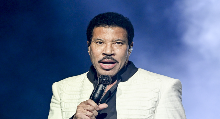 Lionel Richie internat la spital după concert: Detalii surprinzătoare